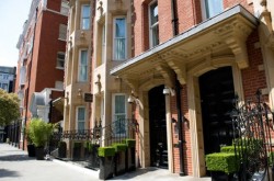 Cheval Phoenix Chelsea Apartment