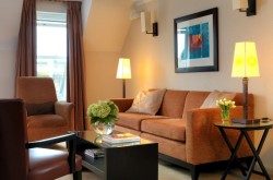 Cheval Phoenix Apartment - Luxury Lounge