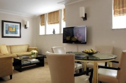 Cheval Phoenix Chelsea Apartment