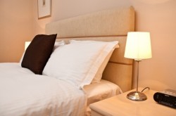Pepys Street Serviced Apartment - Soothing bedroom