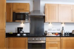 Queen Street Serviced 1 Bedroom Apartment