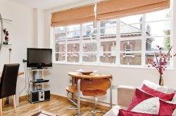 Roland House Short Let Apartment - Modern Lounge