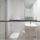 Stratford Serviced 2 Bedroom Apartments - Sparkling Bathroom