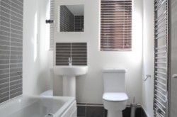 Fulham Road Serviced 3 Bedroom Apartments - Bathroom