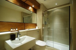 The Harrington Serviced 1 Bedroom Apartments - Bathroom