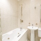 Cheshams Court Serviced 1 Bedroom - Bathroom