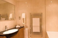 Curzon Mayfair 3 Bedroom Apartments - Bathroom