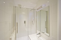 St Martins Court Covent Garden Serviced Apartments - Bathroom