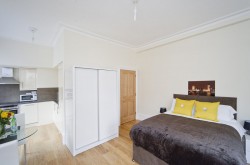 St Martins Court Covent Garden Serviced Apartments - Bed