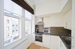 St Martins Court Covent Garden Serviced studio - Kitchen