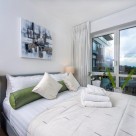 Dickens Yard Ealing Serviced 2 Bedroom - Contemporary decor