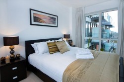 Dickens Yard Ealing Serviced 2 Bedroom - Relaxing bedroom