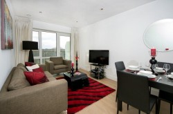 Dickens Yard Ealing Serviced 2 Bedroom - Contemporary decor