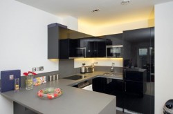 Dickens Yard Ealing Serviced 2 Bedroom - Open plan kitchen