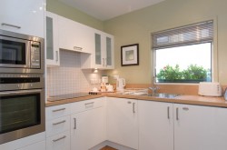 23 Greengarden Serviced Apartment - modern kitchen