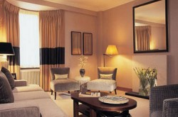 Cheval Knightsbridge 3 bedroom Serviced Townhouse Apartment