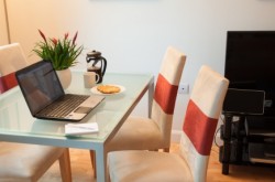 Discovery Dock East Serviced Apartment - Dining Table