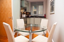 Pepys Street Serviced Apartment - open plan kitchen