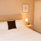 Pepys Street Serviced Apartment - Soothing bedroom