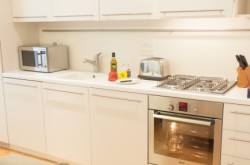 Brushfields Serviced Apartments - Contemporary fully equipped kitchen