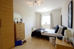 Kelvin Gate 1 Bedroom - Relaxing bedroom