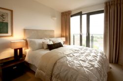 Mosaic Slough Apartment - Beautiful spacious bedroom