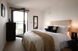 Mosaic Slough Apartment - Beautiful spacious bedroom