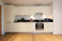 Lexington Apartments in Slough - Sleek kitchen