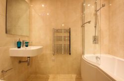 Lexington Apartments in Slough - Contemporary bathroom