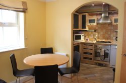 Stanshawe Court Reading Apartments Kitchen and Dining area