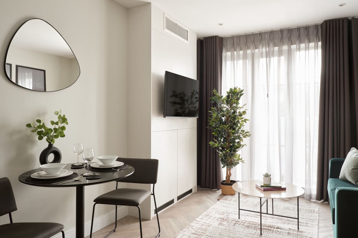 Commercial Road Apartments : 1 Bedroom